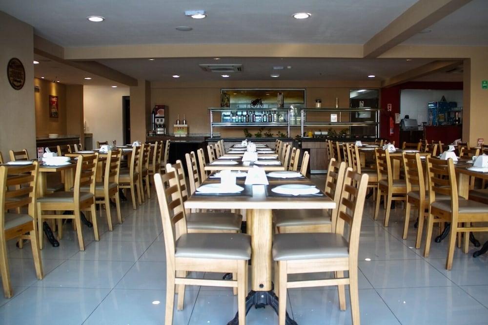Travel Inn Fenix Κάμπο Φρίο Εξωτερικό φωτογραφία